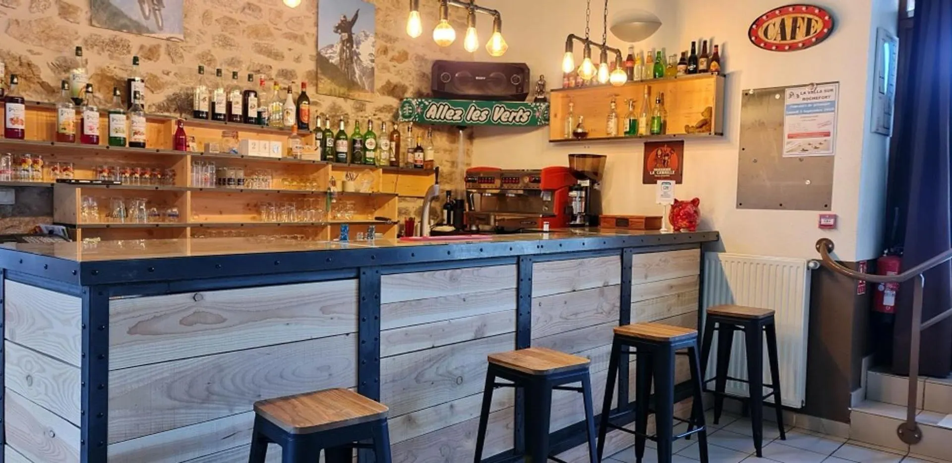 L'Auberge De La Source La Valla-sur-Rochefort