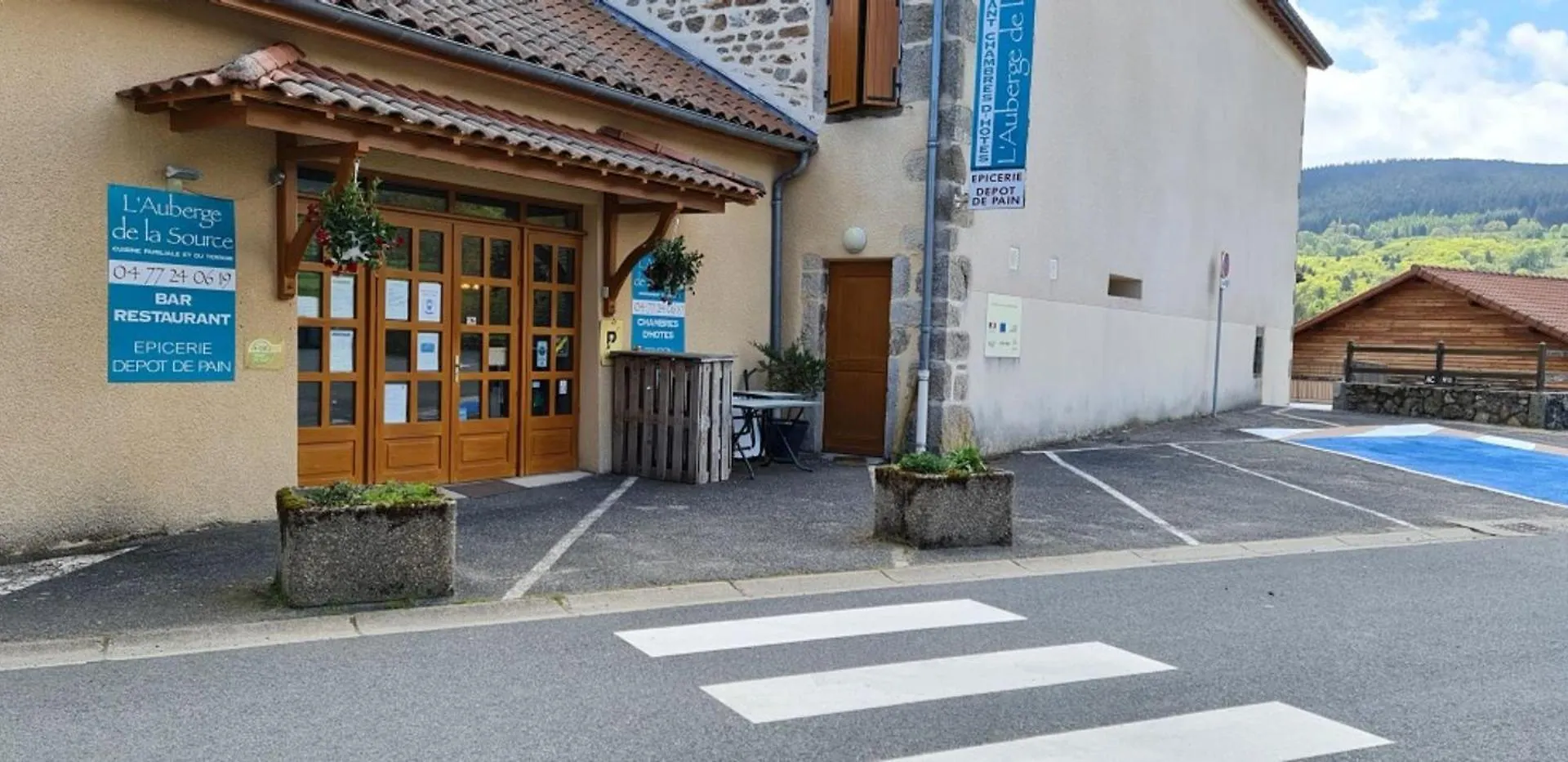 Inn L'Auberge De La Source La Valla-sur-Rochefort
